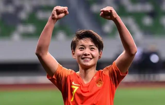 爱游戏在线登录-中国女足队员在赛场上勇敢拼搏，收获赞誉的简单介绍