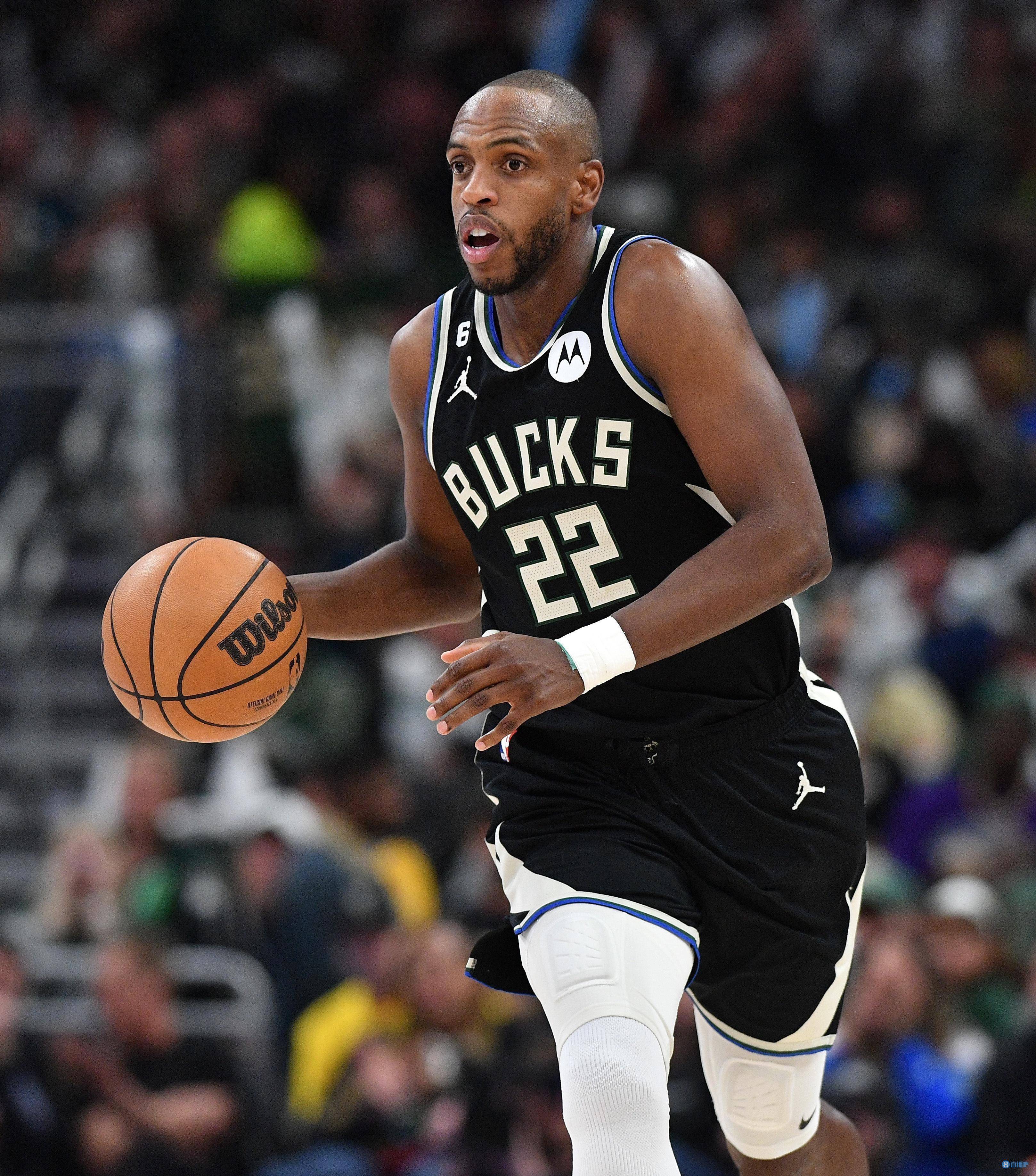 雄鹿队后卫米德尔顿砍下分助获胜利 雄鹿队后卫米德尔顿砍下分助获胜利