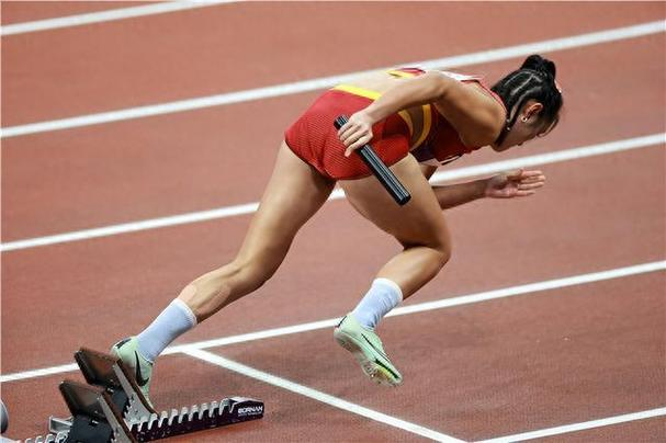 包含短跑选拔赛选手速度惊人,争夺桂冠的词条 包含短跑选拔赛选手速度惊人,争夺桂冠的词条