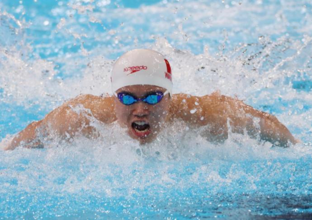 游泳选手获得铜牌,水下高手 游泳选手获得铜牌,水下高手