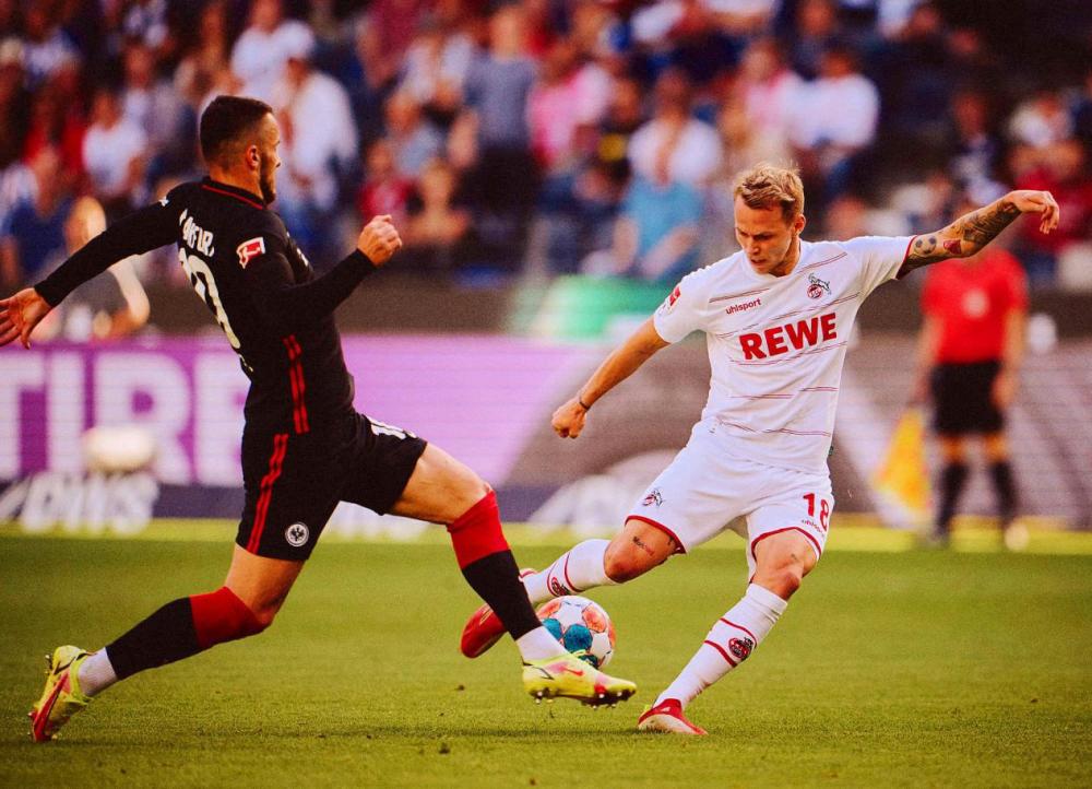 爱游戏登录入口-包含法兰克福主场战平科隆，双方握手言和的词条