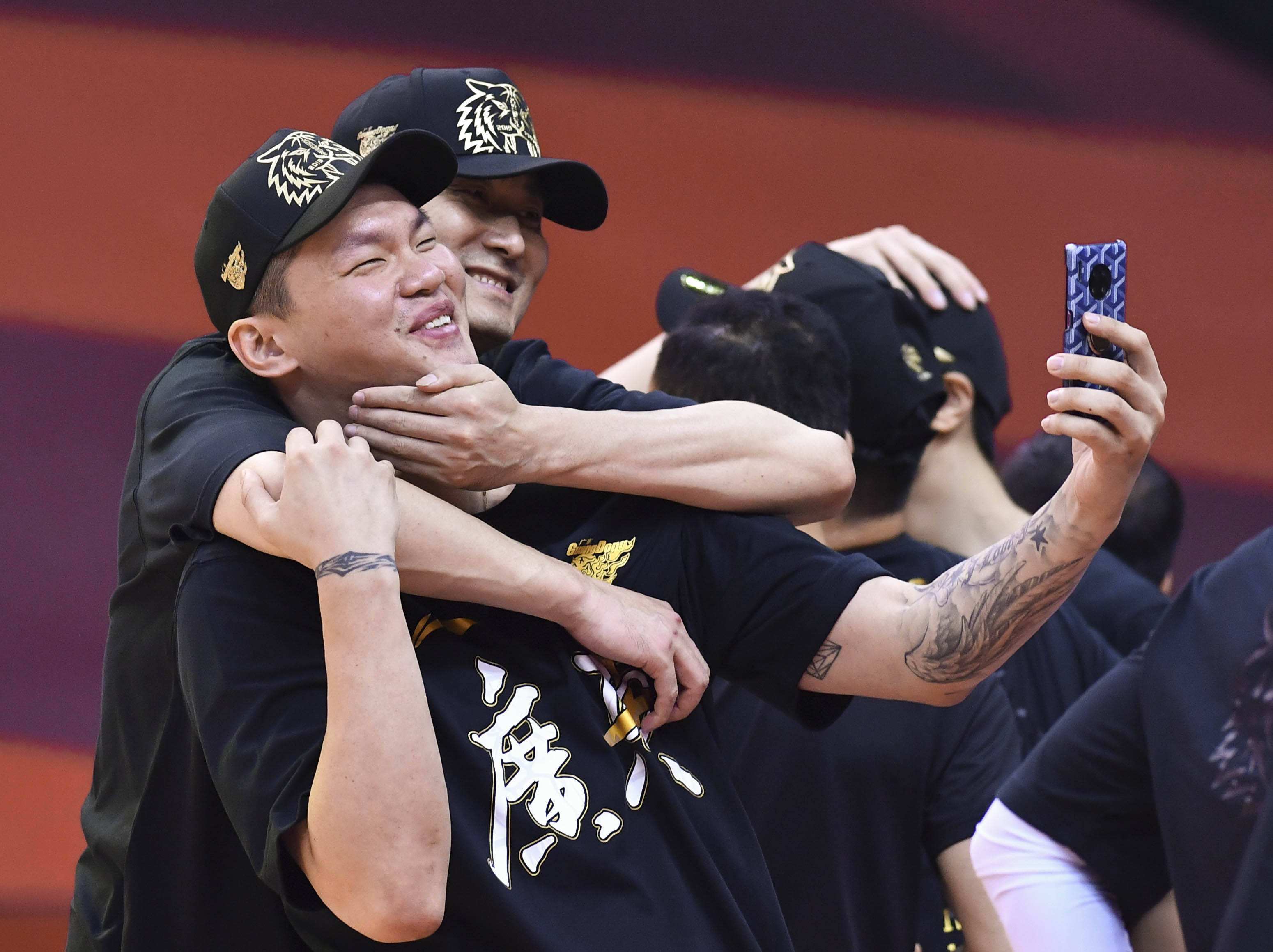 爱游戏app-马来西亚选手夺得摔跤比赛冠军，实力十足的简单介绍