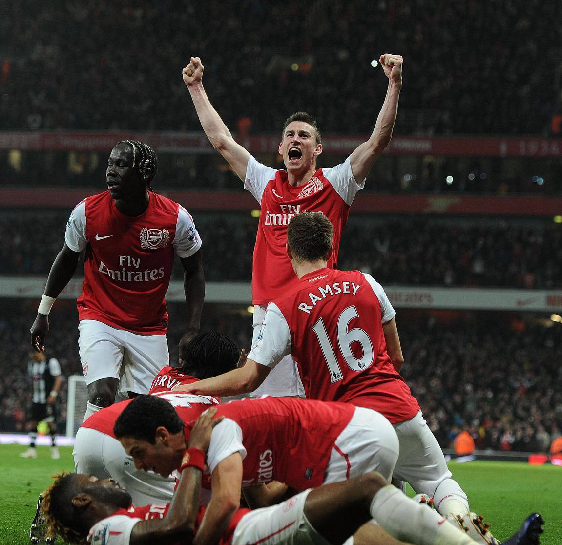 爱游戏官方登录入口-纽卡斯尔遭受惨败，主场失利