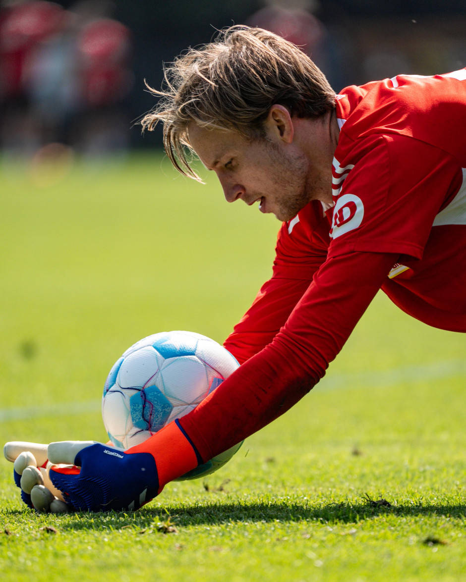 爱游戏官网-圣保利利亚队新援助攻入球，助球队逼平的简单介绍