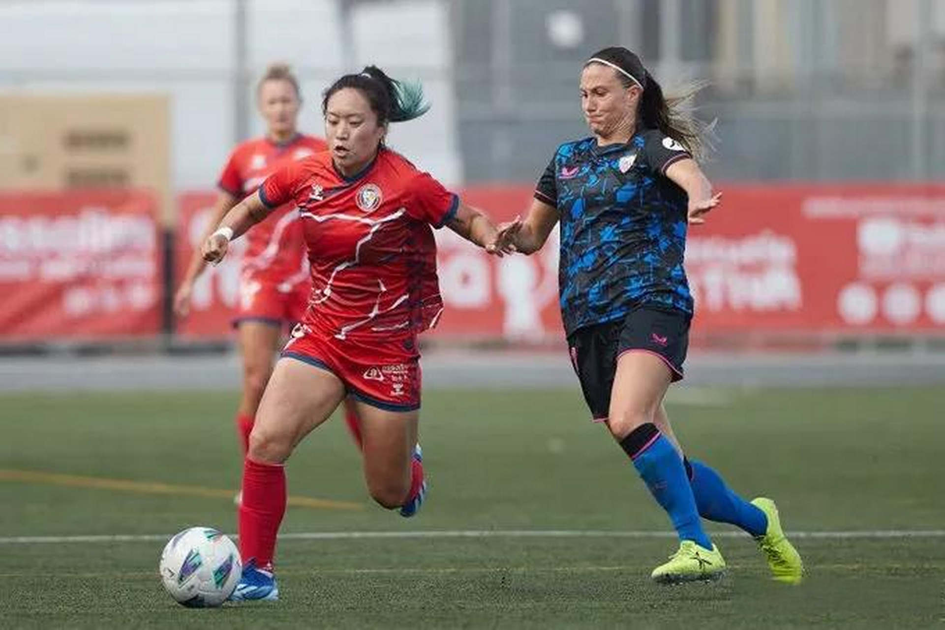 爱游戏中国官网-关于接连得分：女足球员连续进球助团队取胜的信息