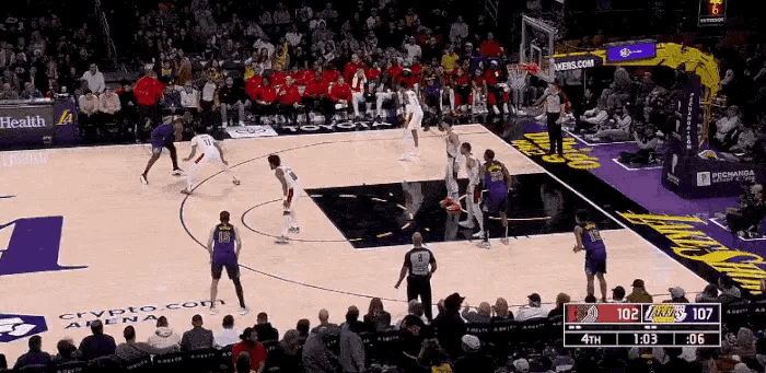 湖人击败国王,詹姆斯戴维斯火力全开双塔表现抢眼 湖人击败国王,詹姆斯戴维斯火力全开双塔表现抢眼