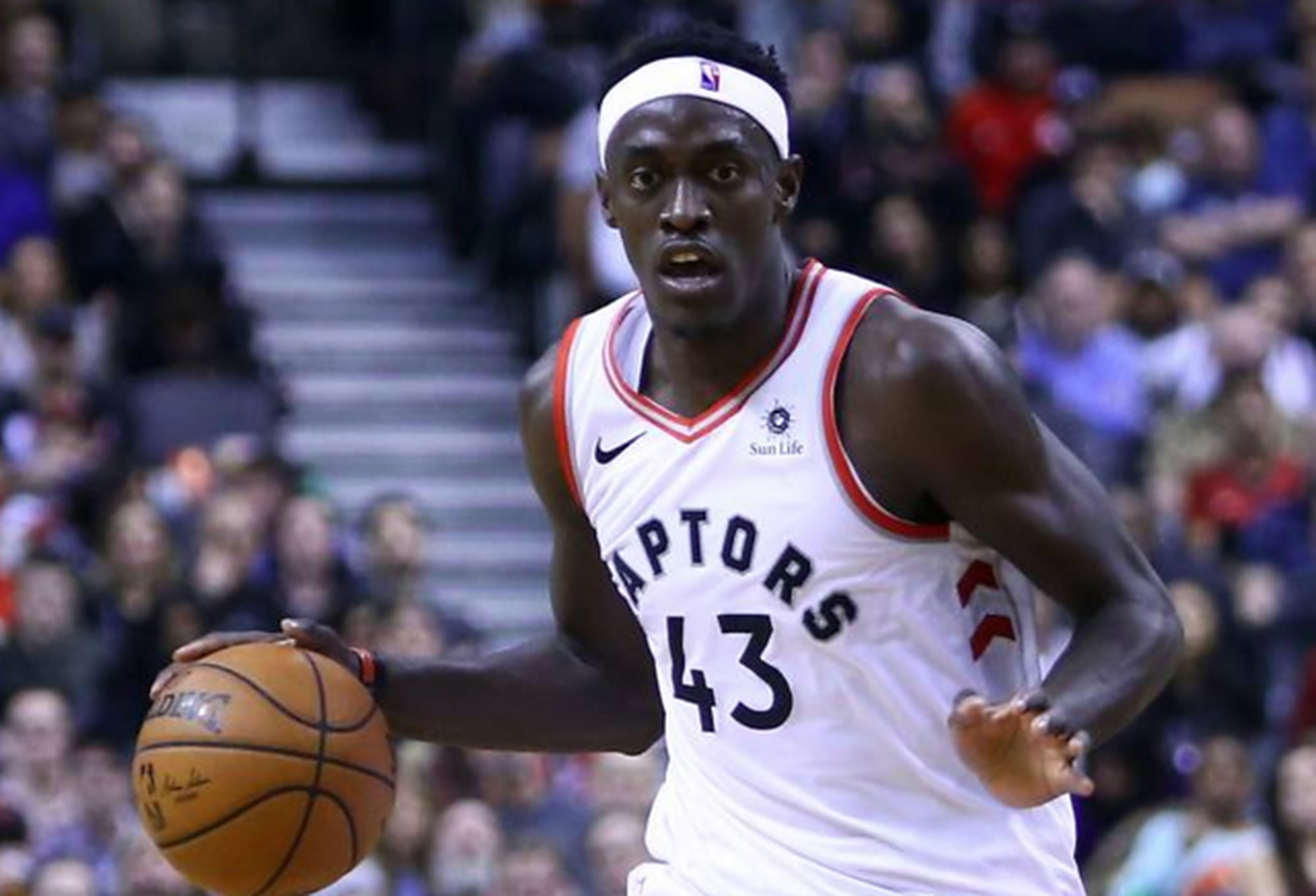 爱游戏-猛龙战胜国王，西亚卡姆再度高效砍下全场得分王的简单介绍