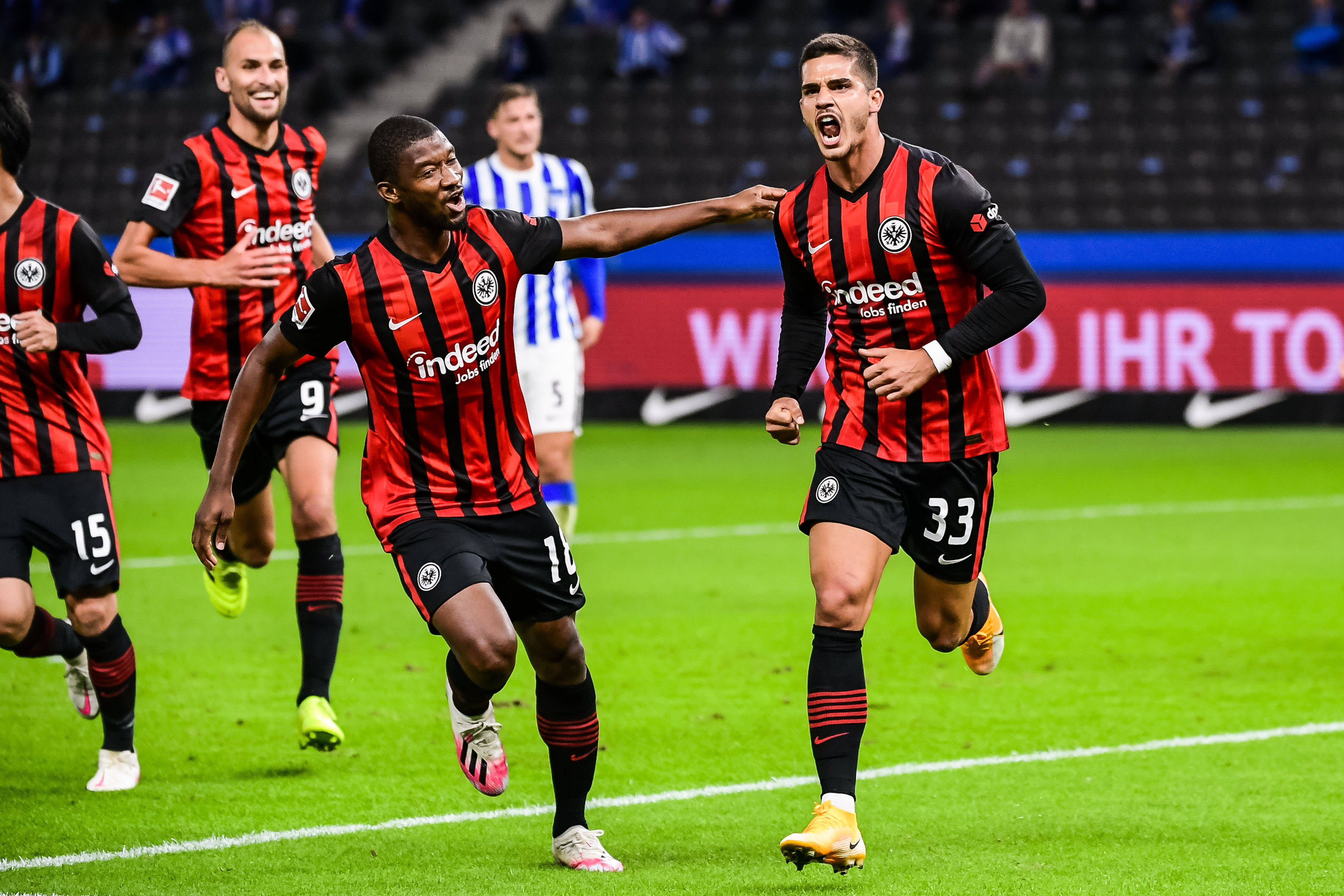 爱游戏-奥格斯堡赢得保级之战，士气大增