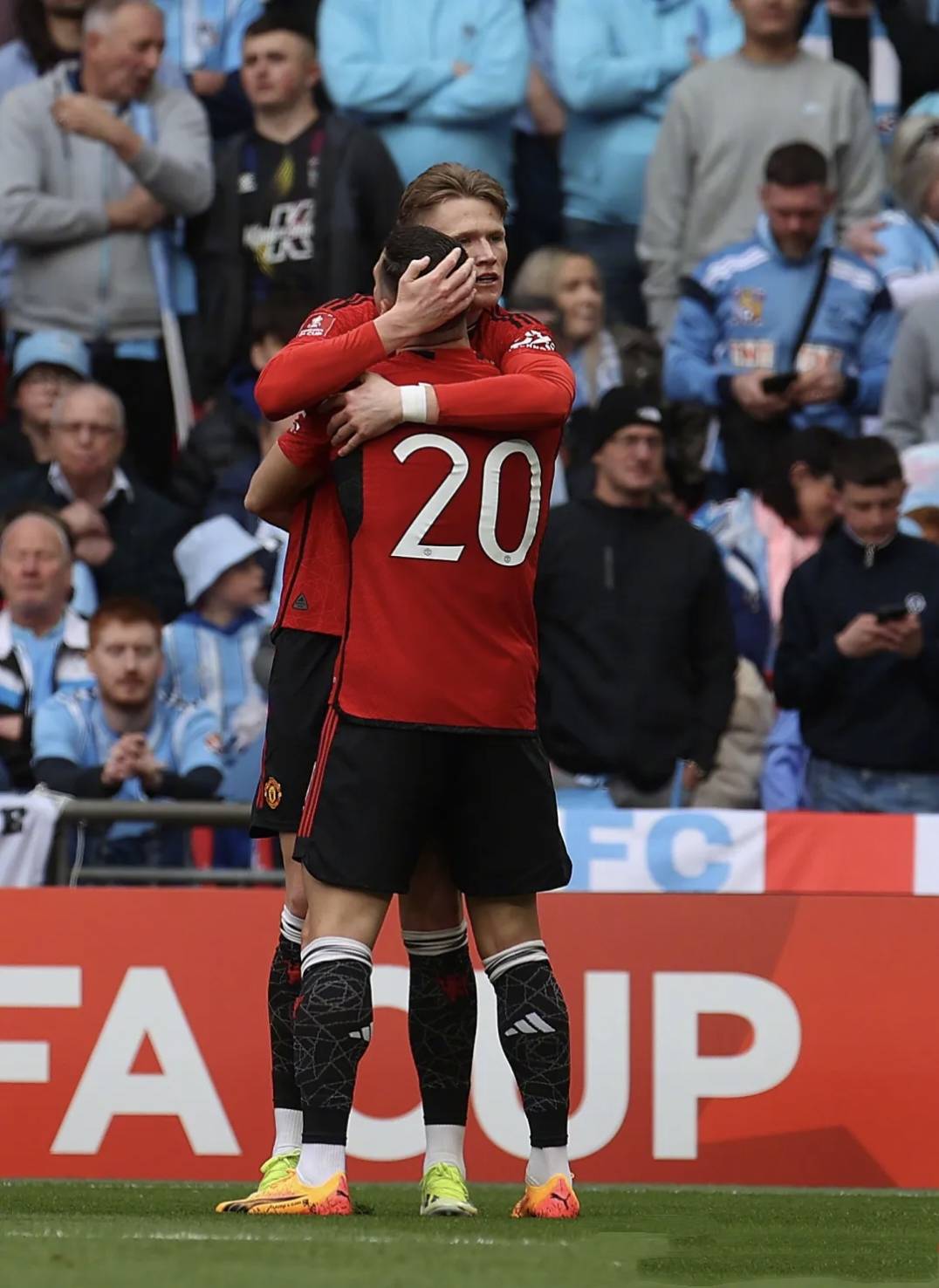 包含曼联门将扑点救主,客场取胜积分榜上升的词条 包含曼联门将扑点救主,客场取胜积分榜上升的词条