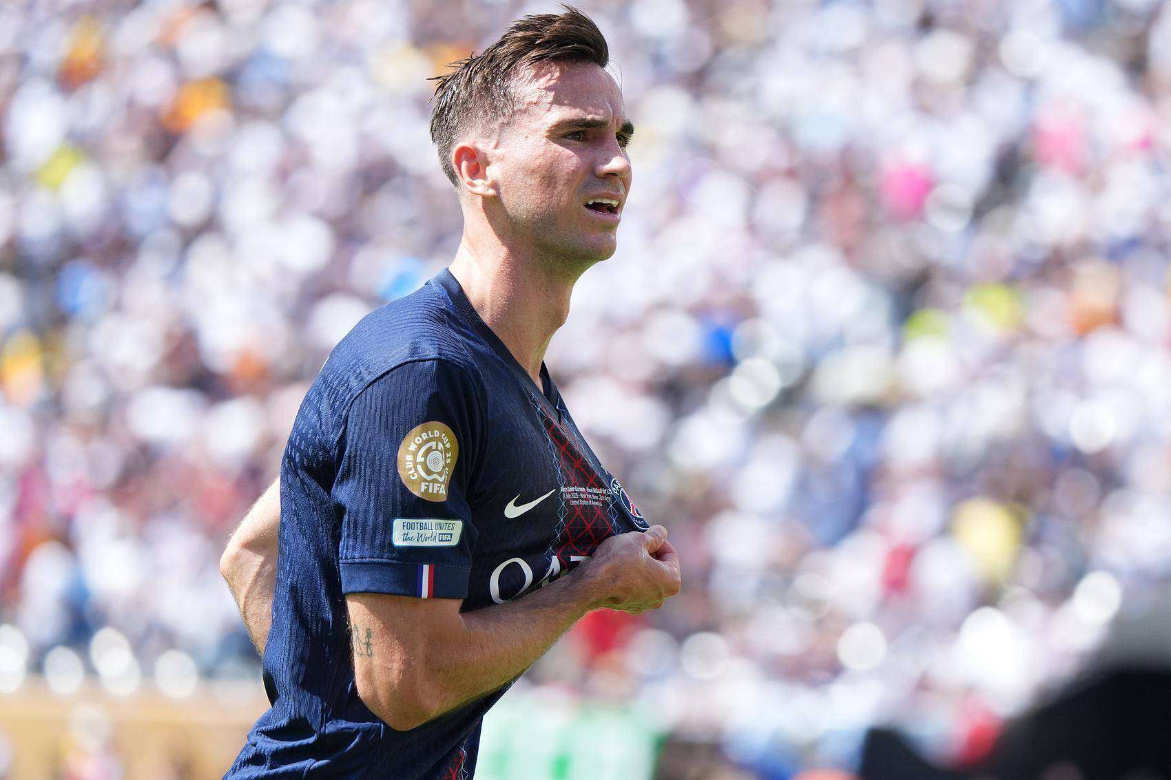 爱游戏在线登录-包含切尔西与皇家马德里争夺胜利，最终战平的词条