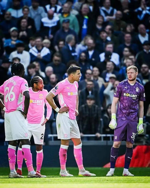 南安普顿轻取对手,重返积分榜前列的简单介绍 南安普顿轻取对手,重返积分榜前列的简单介绍