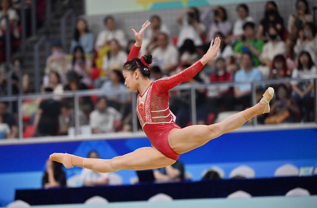 爱游戏官网-体操项目中团队合作取得佳绩