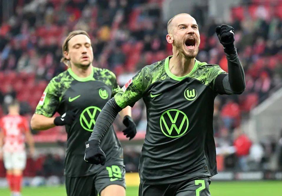 沃尔夫斯堡球员表现出色,实现一场胜利的简单介绍 沃尔夫斯堡球员表现出色,实现一场胜利的简单介绍