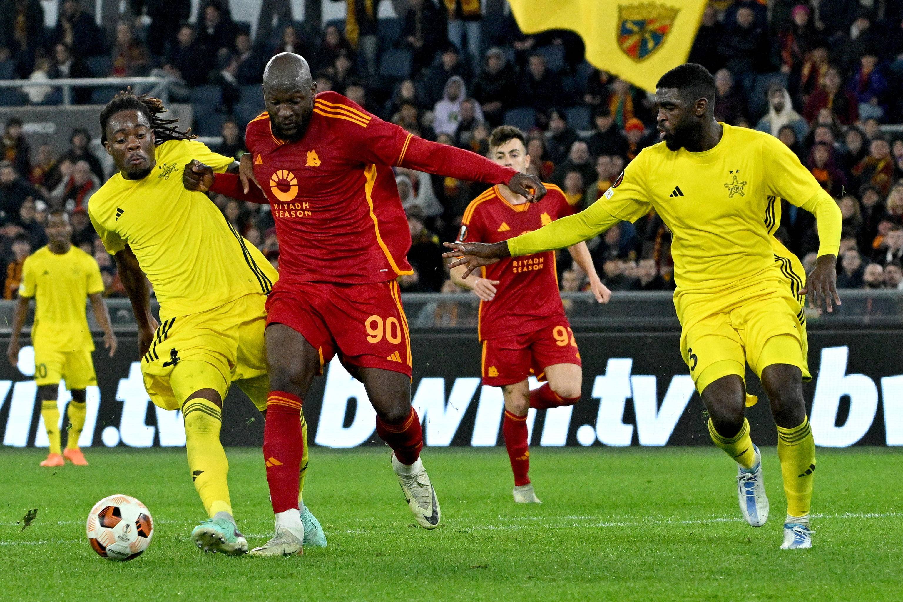 包含佛罗伦萨中场受伤缺席，球队整体实力受挫的词条