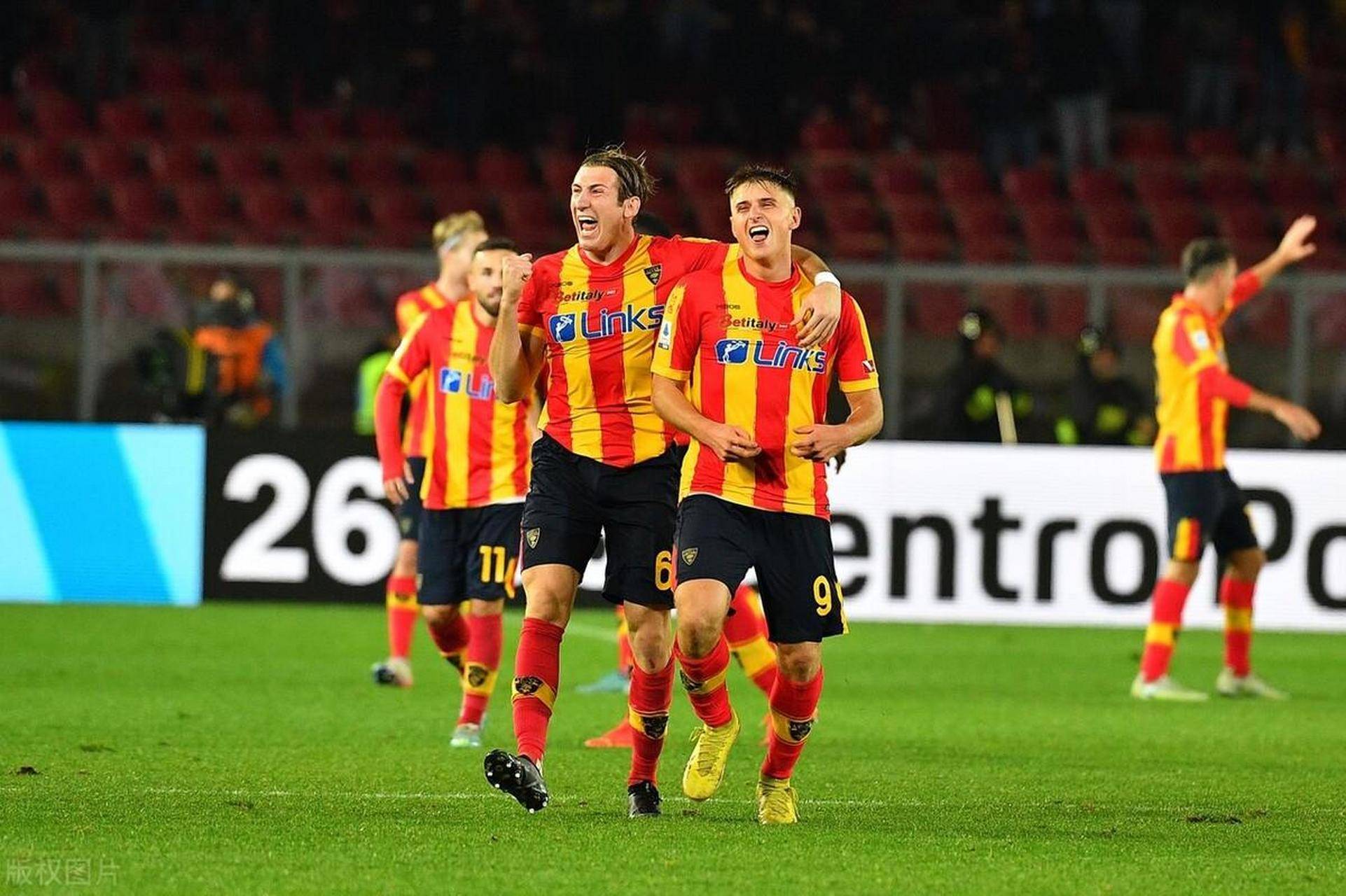 热那亚球员发挥出色,助球队跻身前列的简单介绍 热那亚球员发挥出色,助球队跻身前列的简单介绍