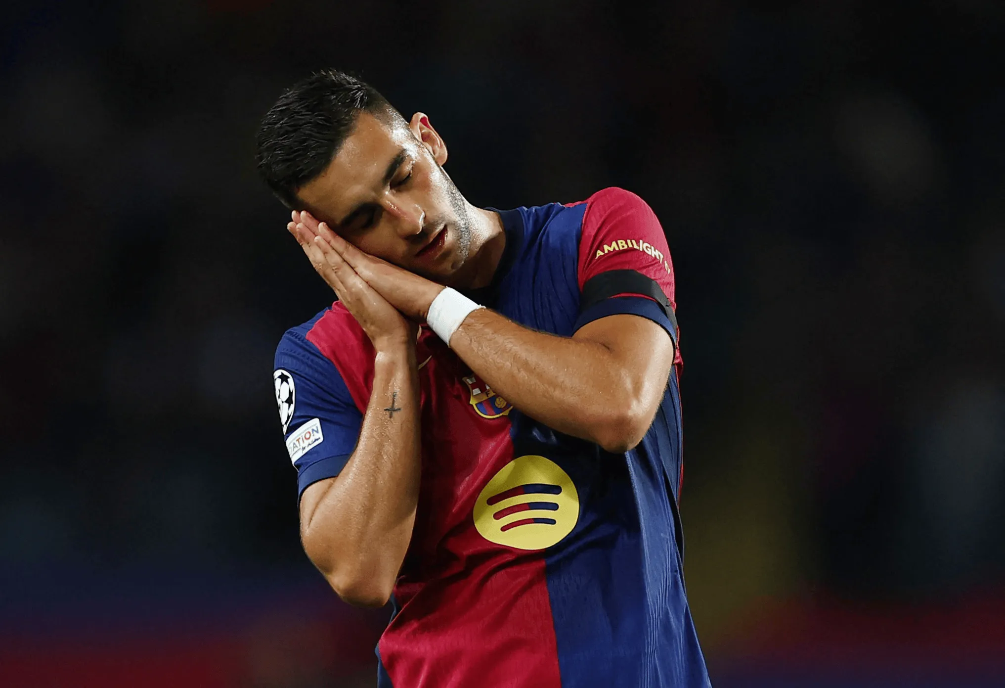 西班牙运动员努力奋斗,成功闯入半决赛 西班牙运动员努力奋斗,成功闯入半决赛