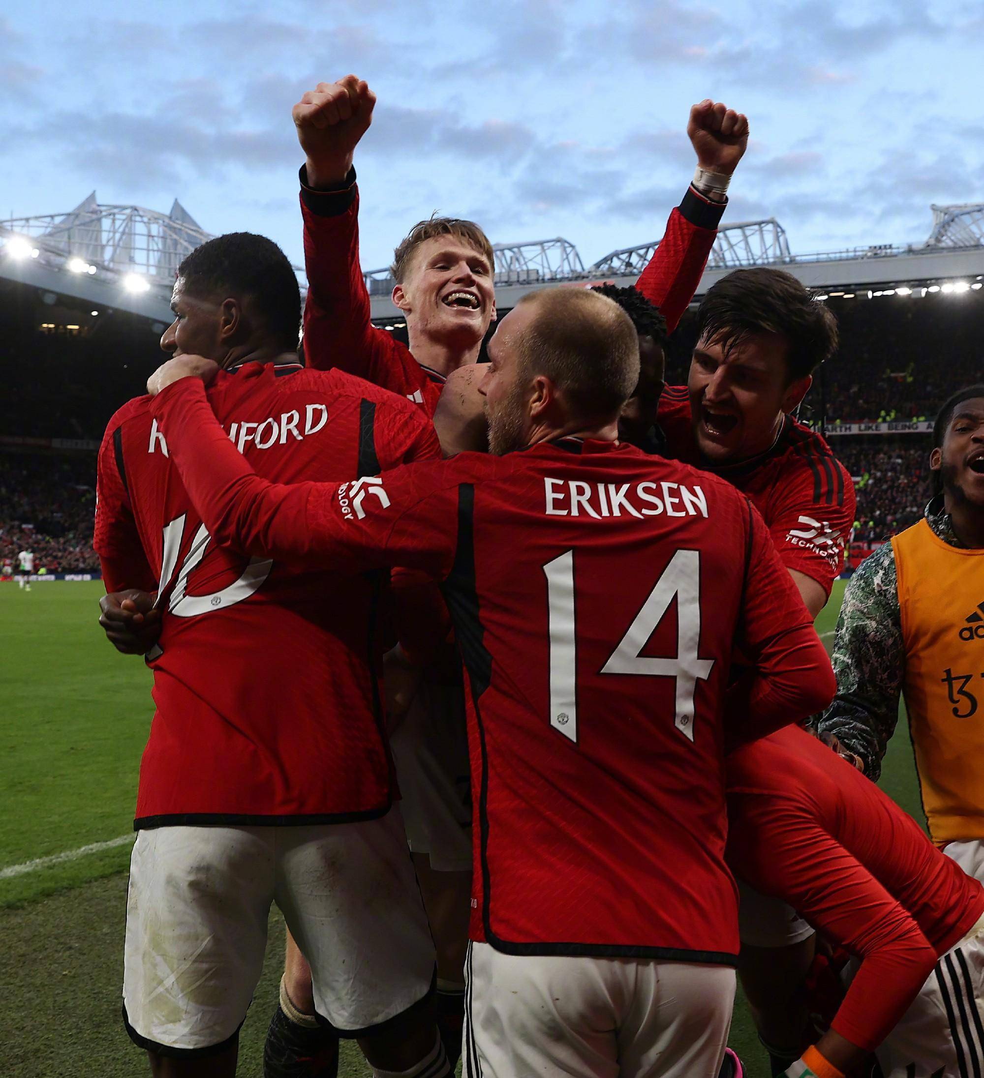 曼联队战胜对手，球员备战欧冠联赛