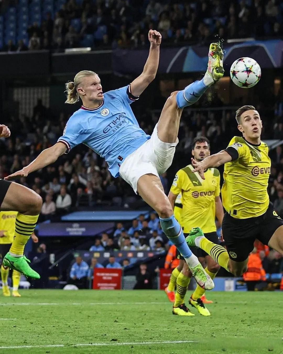 超级巨星在场上展现出色表现 超级巨星在场上展现出色表现