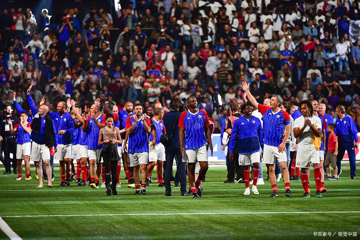 法国队全力压制对手，稳拿胜利晋级