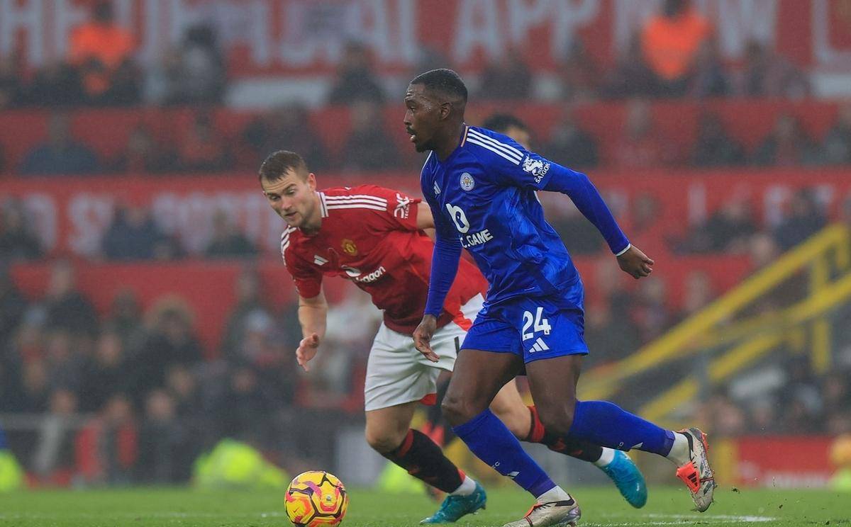 爱游戏官方登录入口-莱斯特城连胜扩大领先优势，球队冲击冠军的简单介绍